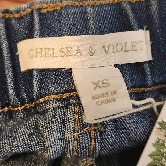 Chelsea & Violet Medium Wash Spring Blue Denim Cuffed Shorts XS NWT (4202) - Picture 3 of 6